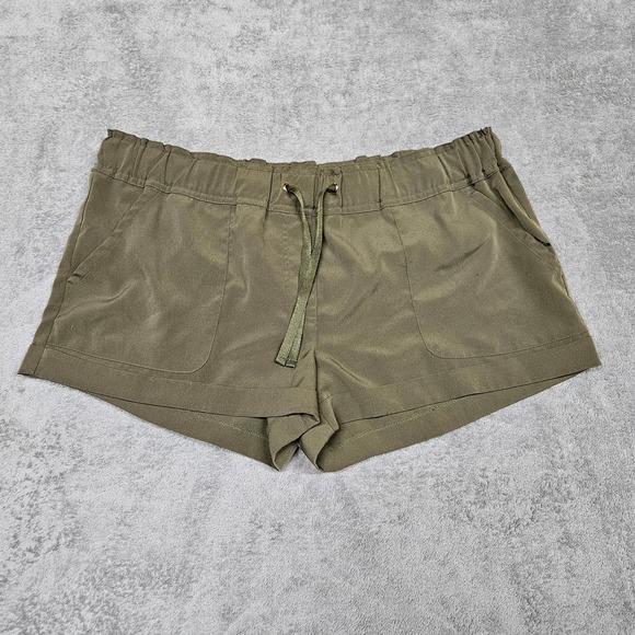 Guess Womens Green‎ Shorts Size Large - Picture 1 of 6